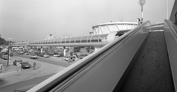 1970年大阪万博の「動く歩道」